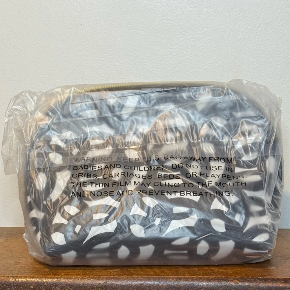 French Bull Black and White Patterned Cosmetic Bag